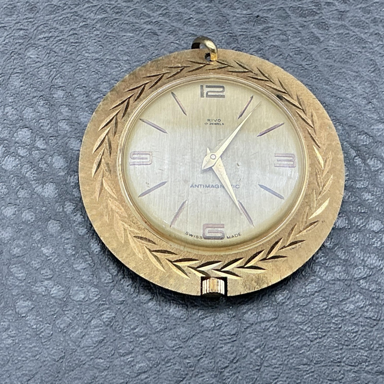 Vintage Rivo Mens Watch Champagne Dial Gold Tone Swiss 17 Jewels Antimagnetic